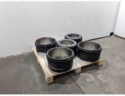 Unreserved $250K Truck Brake Drums, Filters & A... - Lot 372