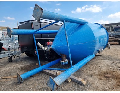 Water Filtration Unit & Tanks (ON3520) - Lot 5