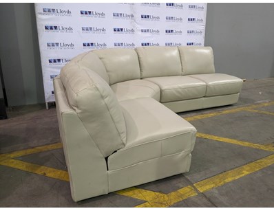 Renowned Nationwide Furniture Retailer Ex-Displa... - Lot 44