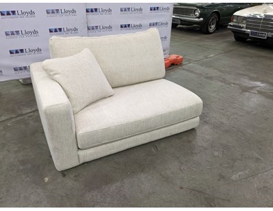 Renowned Nationwide Furniture Retailer Ex-Displa... - Lot 60