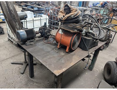 UNRESERVED Hydraulic Machinery, Attachments & Fi... - Lot 24