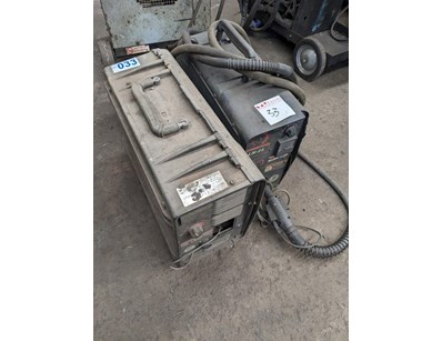 UNRESERVED Hydraulic Machinery, Attachments & Fi... - Lot 33