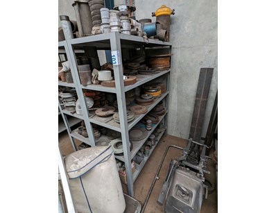 UNRESERVED Hydraulic Machinery, Attachments & F... - Lot 103